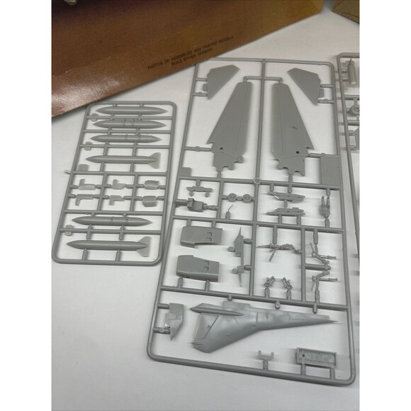 1/72 Hasegawa Minicraft Russian Mig-27 Flogger D Jet Plastic Model Kit - Picture 2 of 5